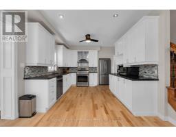 Family room - 43 Vanderpost Crescent, Essa, ON L0L2N0 Photo 14
