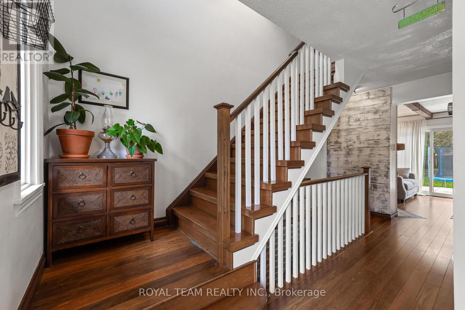 2500 LLOYD STREET - Image 18