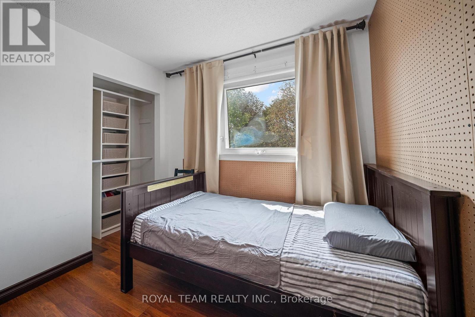 2500 LLOYD STREET - Image 22