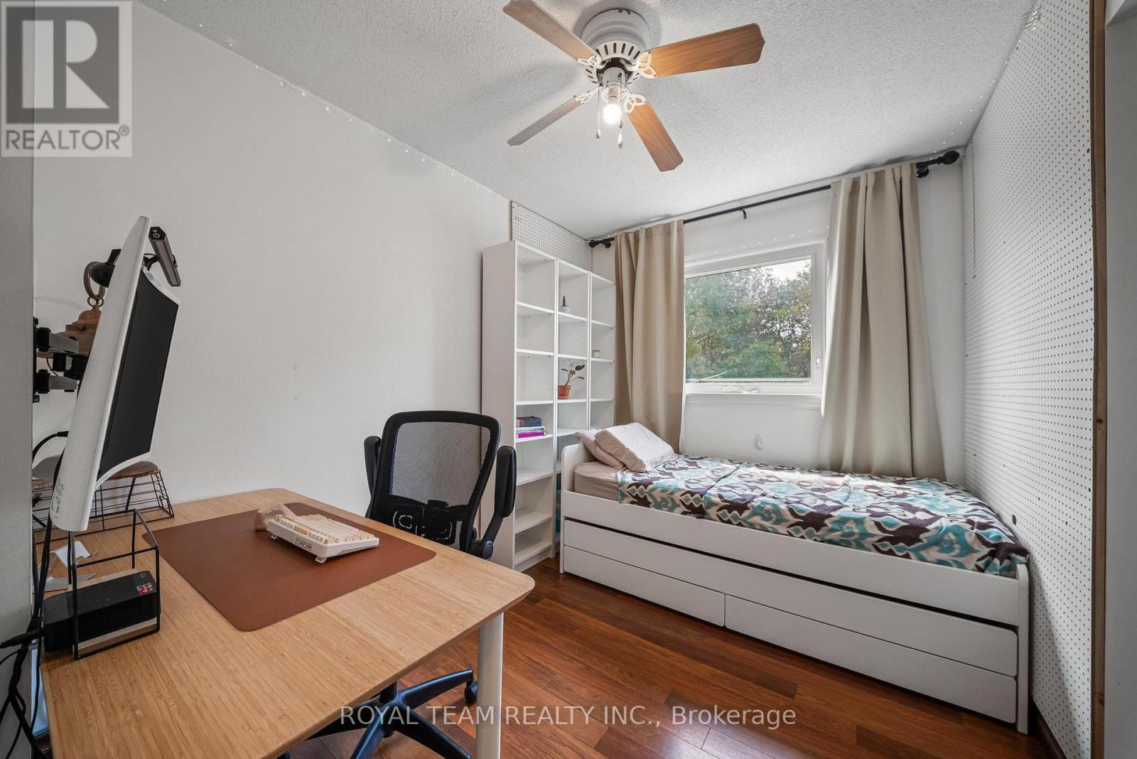 2500 LLOYD STREET - Image 24