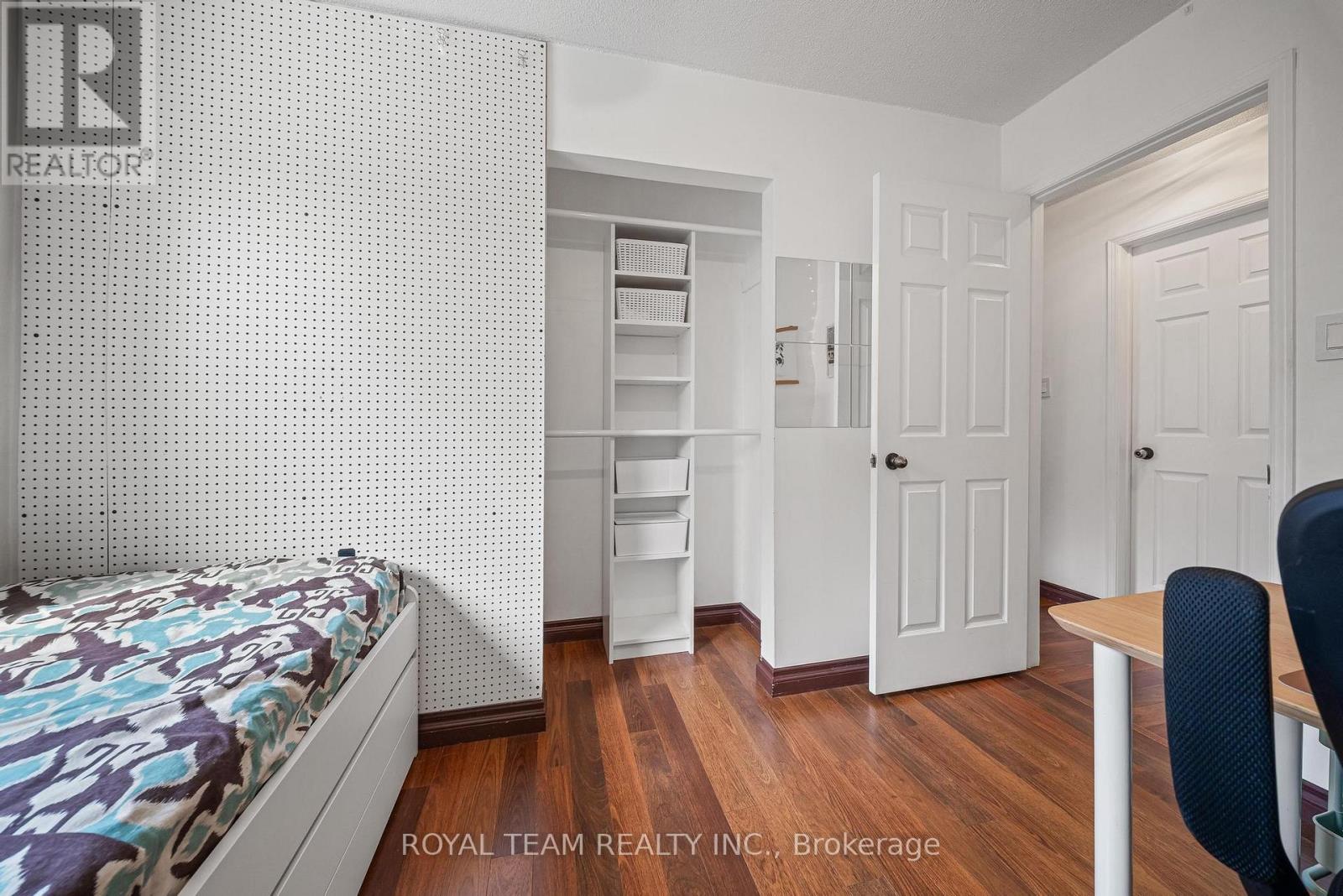 2500 LLOYD STREET - Image 26