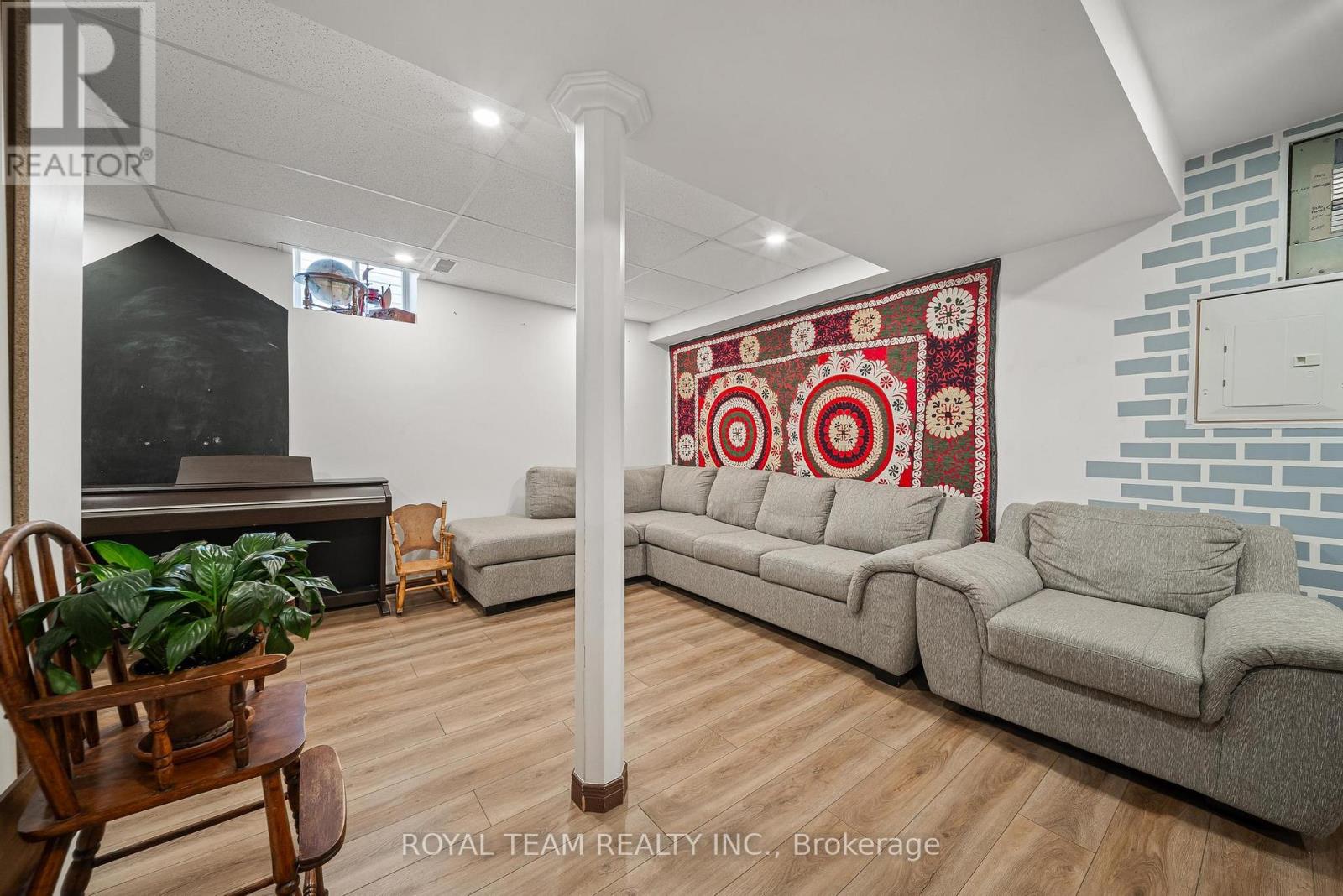 2500 LLOYD STREET - Image 30