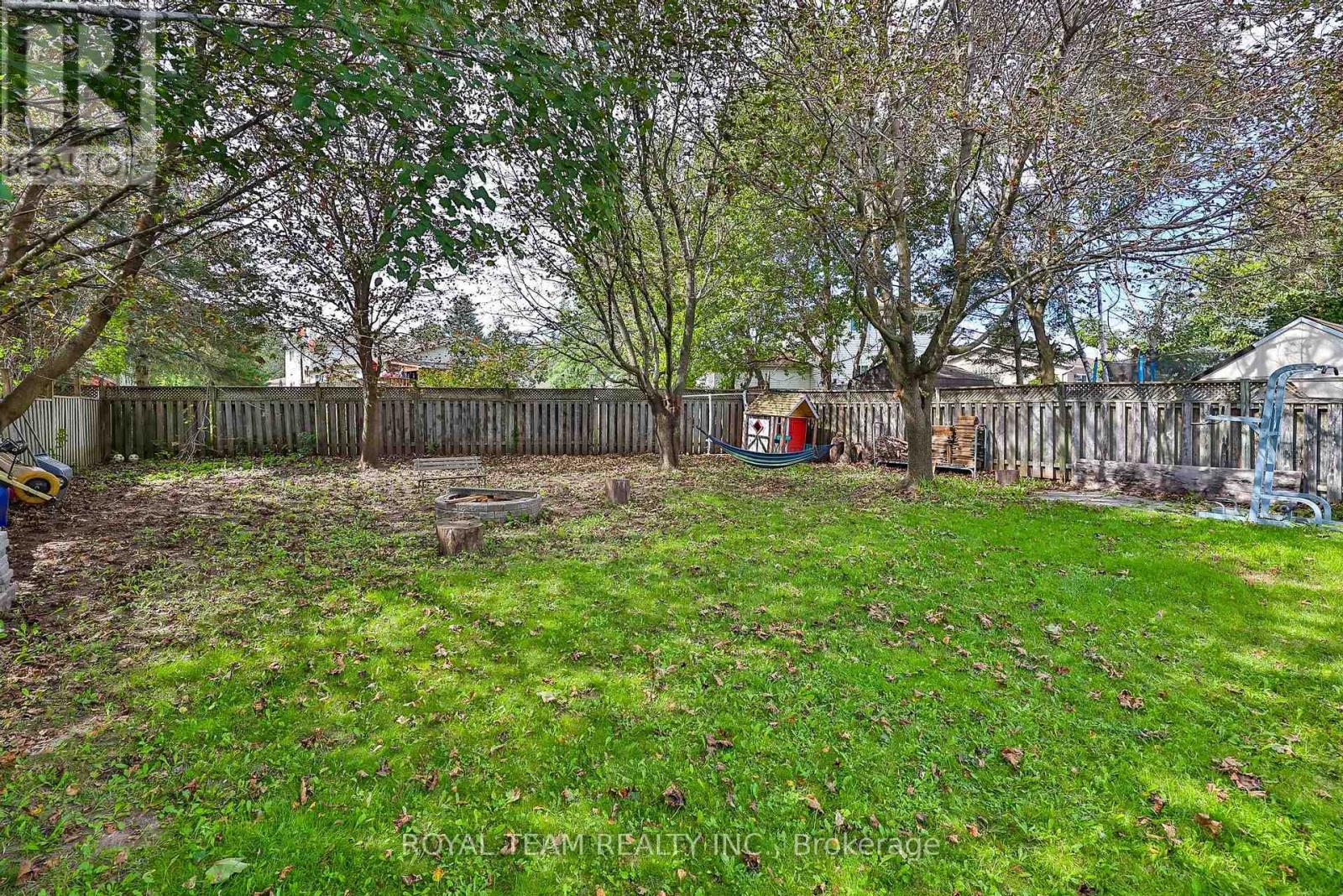 2500 LLOYD STREET - 34