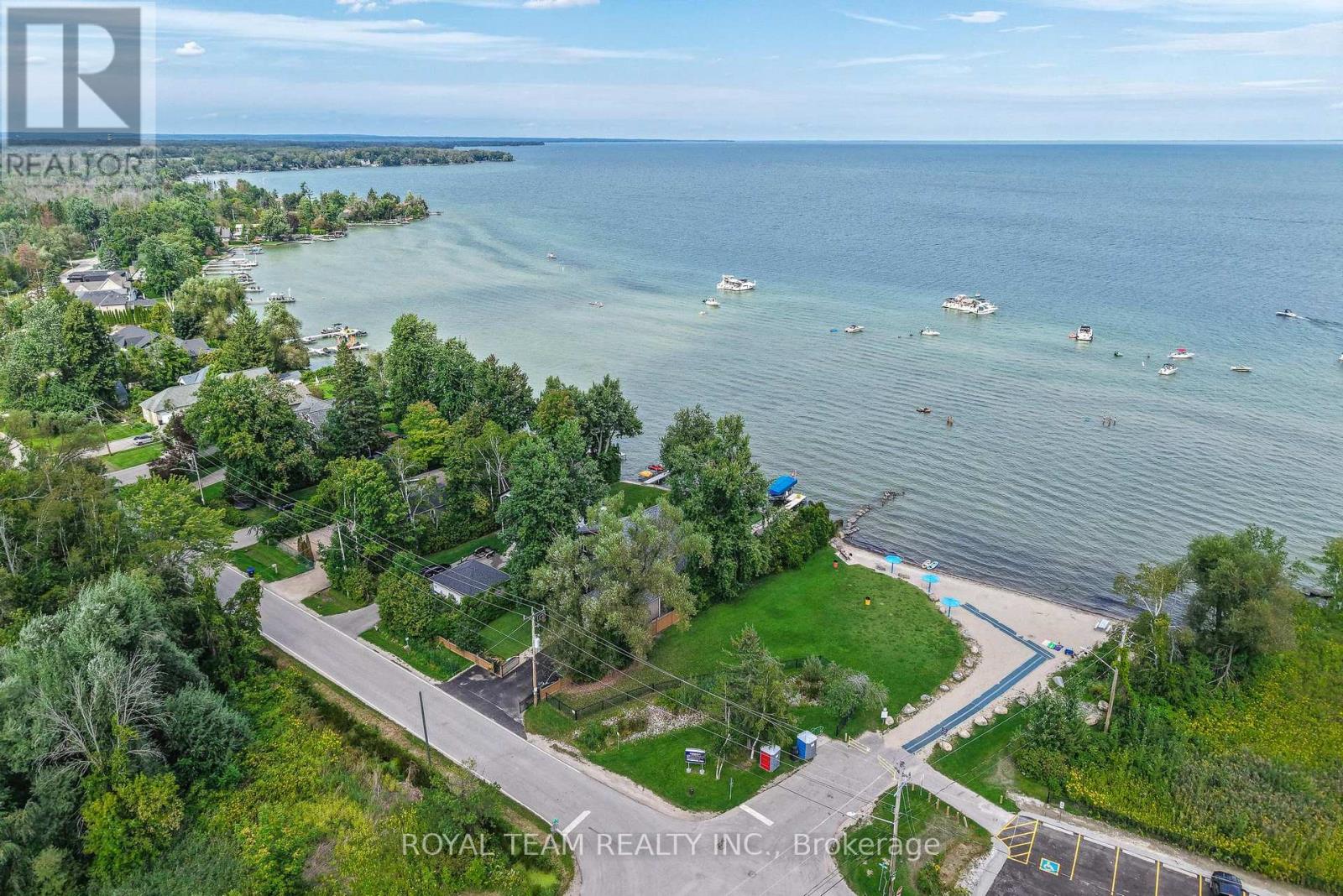 2500 LLOYD STREET - 43