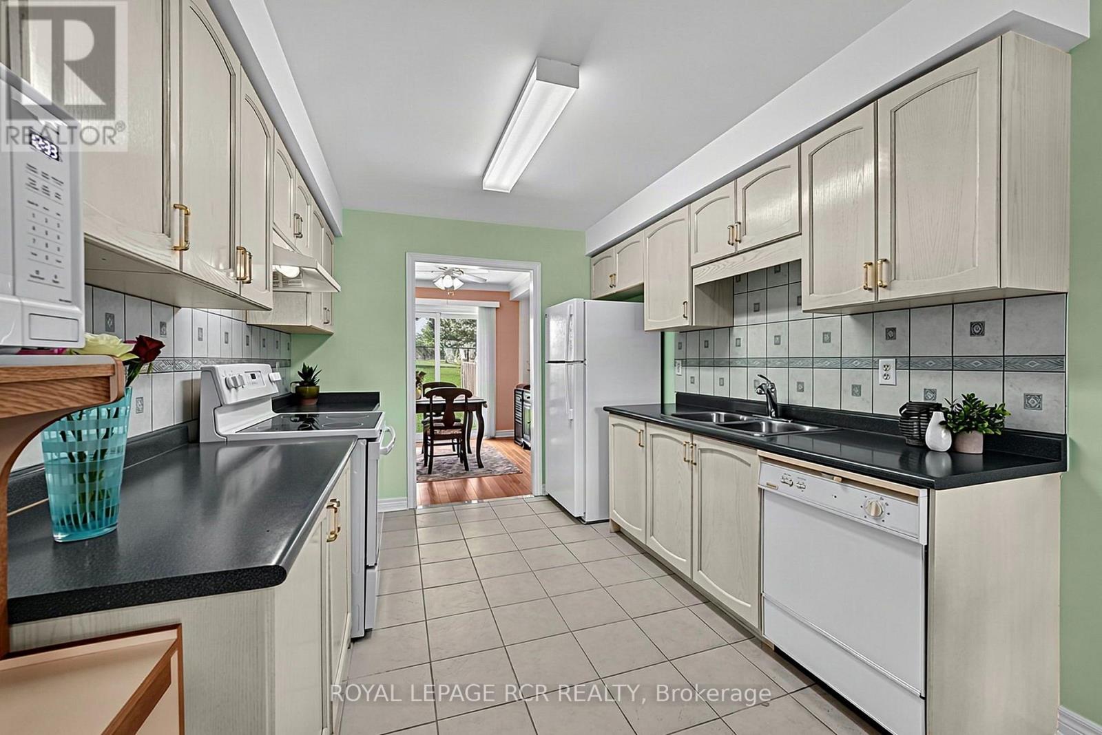 138 PRIMEAU DRIVE - 11