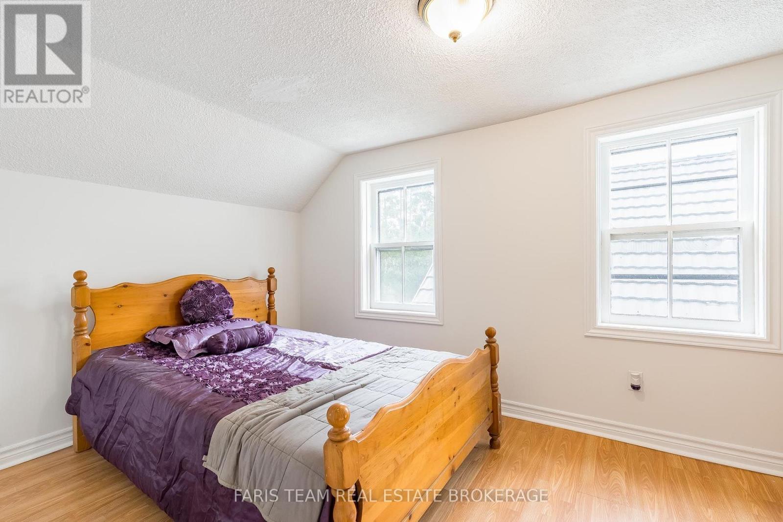 308 RUSSELL STREET - 16