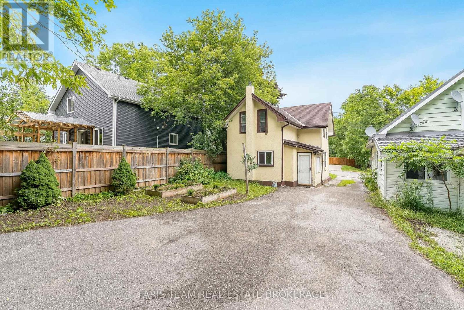 308 RUSSELL STREET - 25