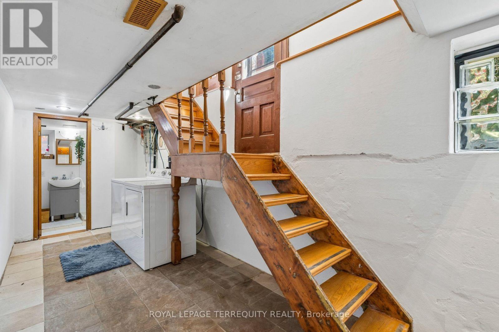 2 WRIGHT AVENUE - Image 30