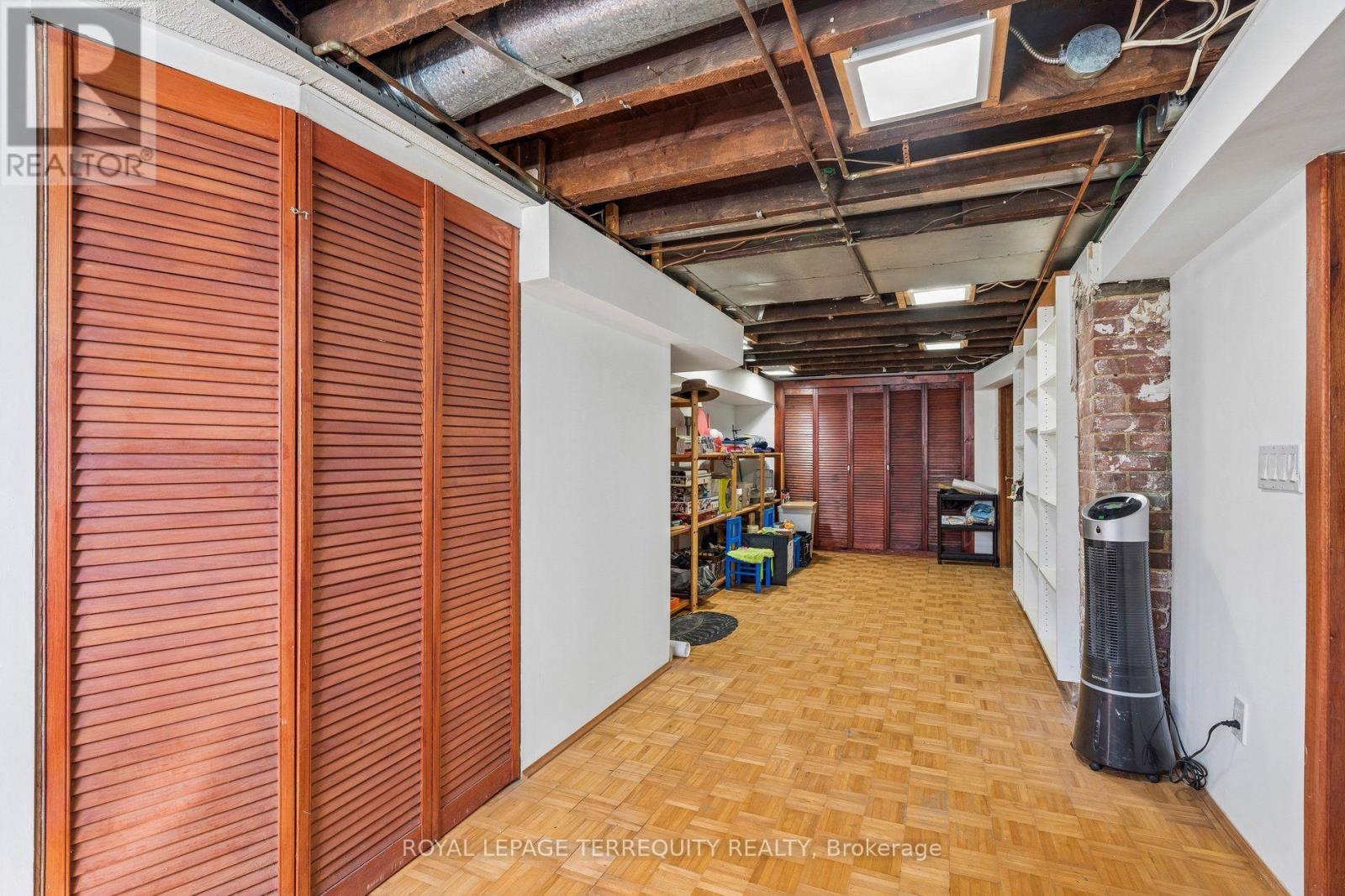 2 WRIGHT AVENUE - 32
