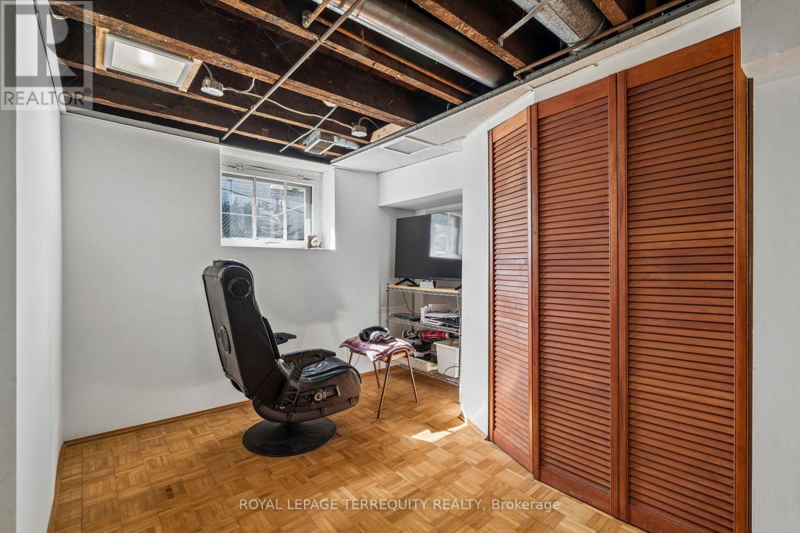 2 WRIGHT AVENUE - 34