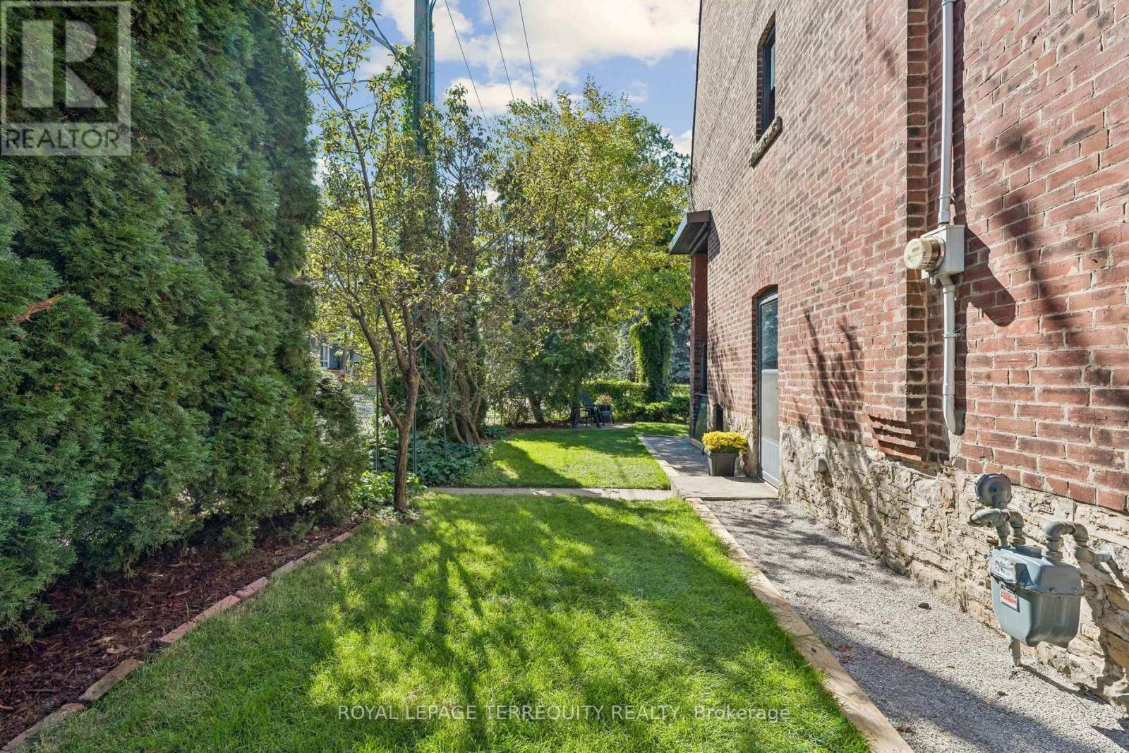 2 WRIGHT AVENUE - 36