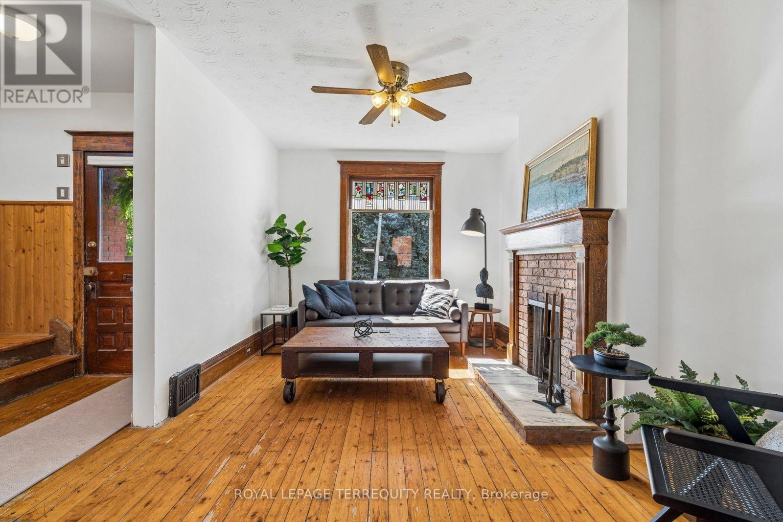 2 WRIGHT AVENUE - 8