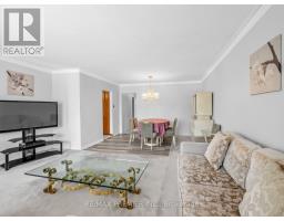 12 Goldcrest Boulevard, Toronto, ON M6L2X5 Photo 10