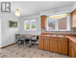 Bedroom 2 - 12 Goldcrest Boulevard, Toronto, ON M6L2X5 Photo 6