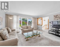 Living room - 12 Goldcrest Boulevard, Toronto, ON M6L2X5 Photo 8