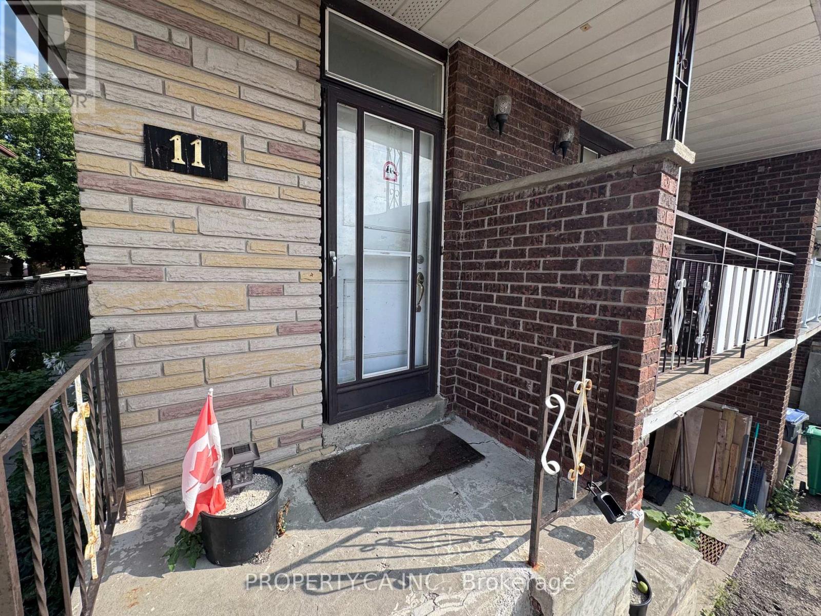 11 NANCY MCCREDIE DRIVE, Brampton (Brampton West) — photo 2