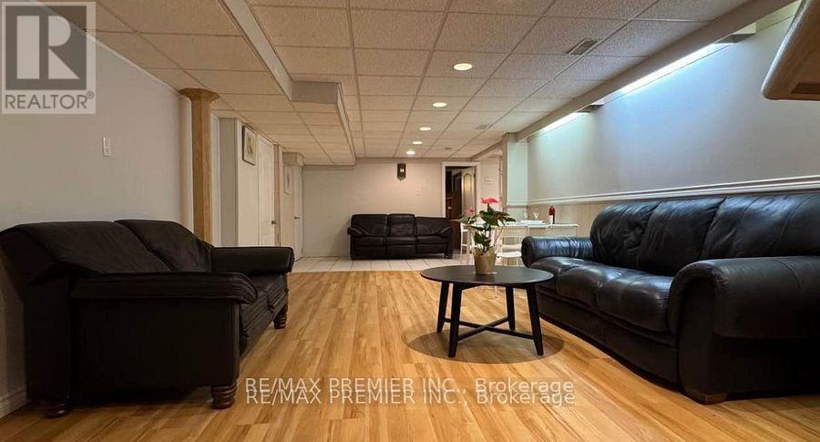 3551 BURNINGELM CRESCENT, Mississauga (Applewood)