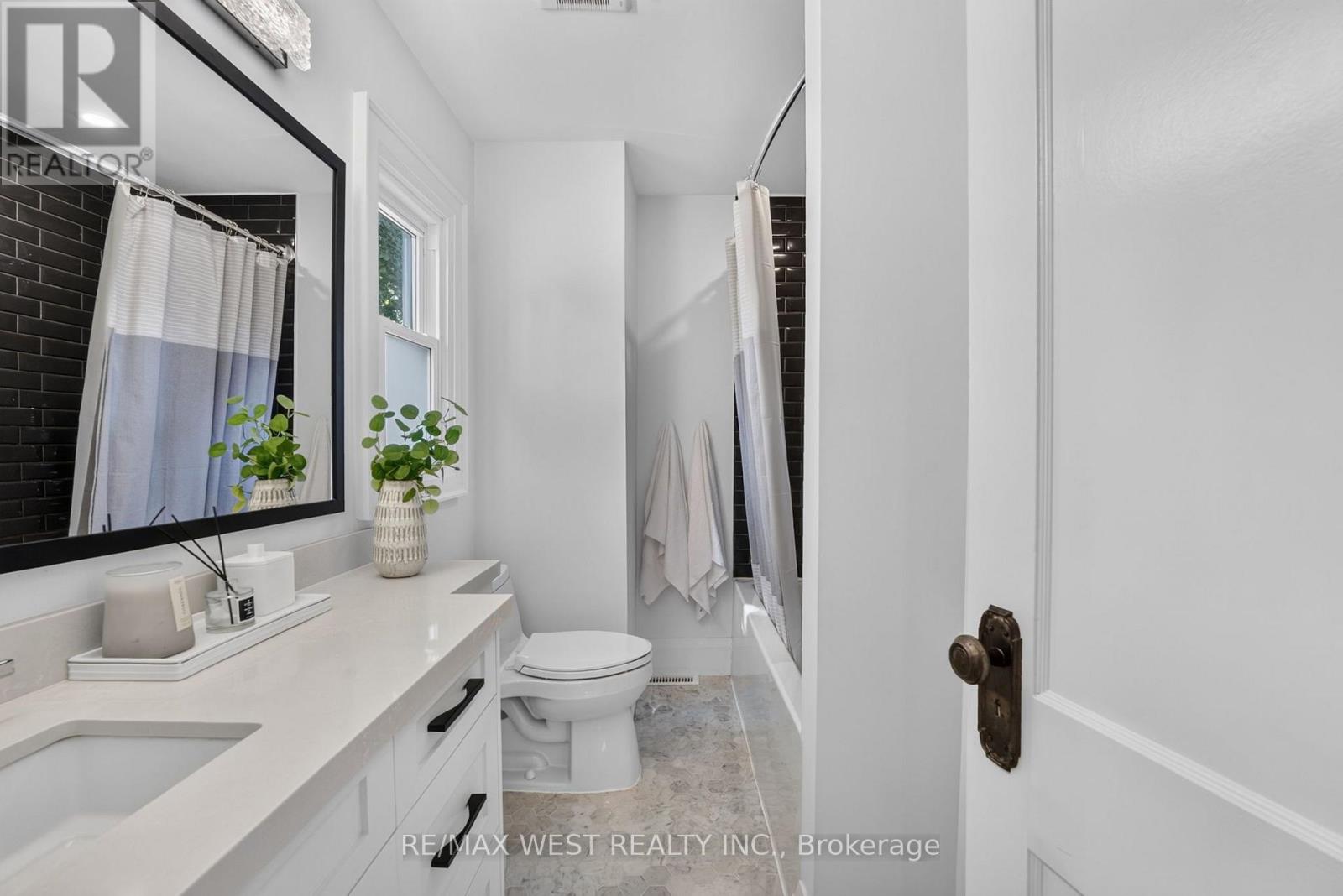 47 DEFOREST ROAD - 22