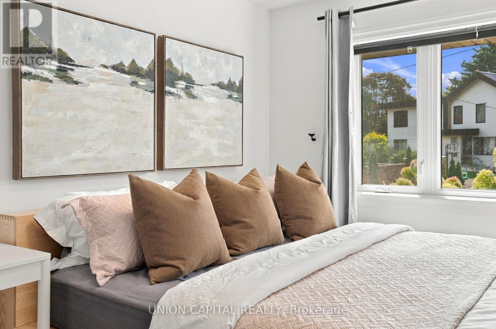 1563 SKYLINE DRIVE - 27
