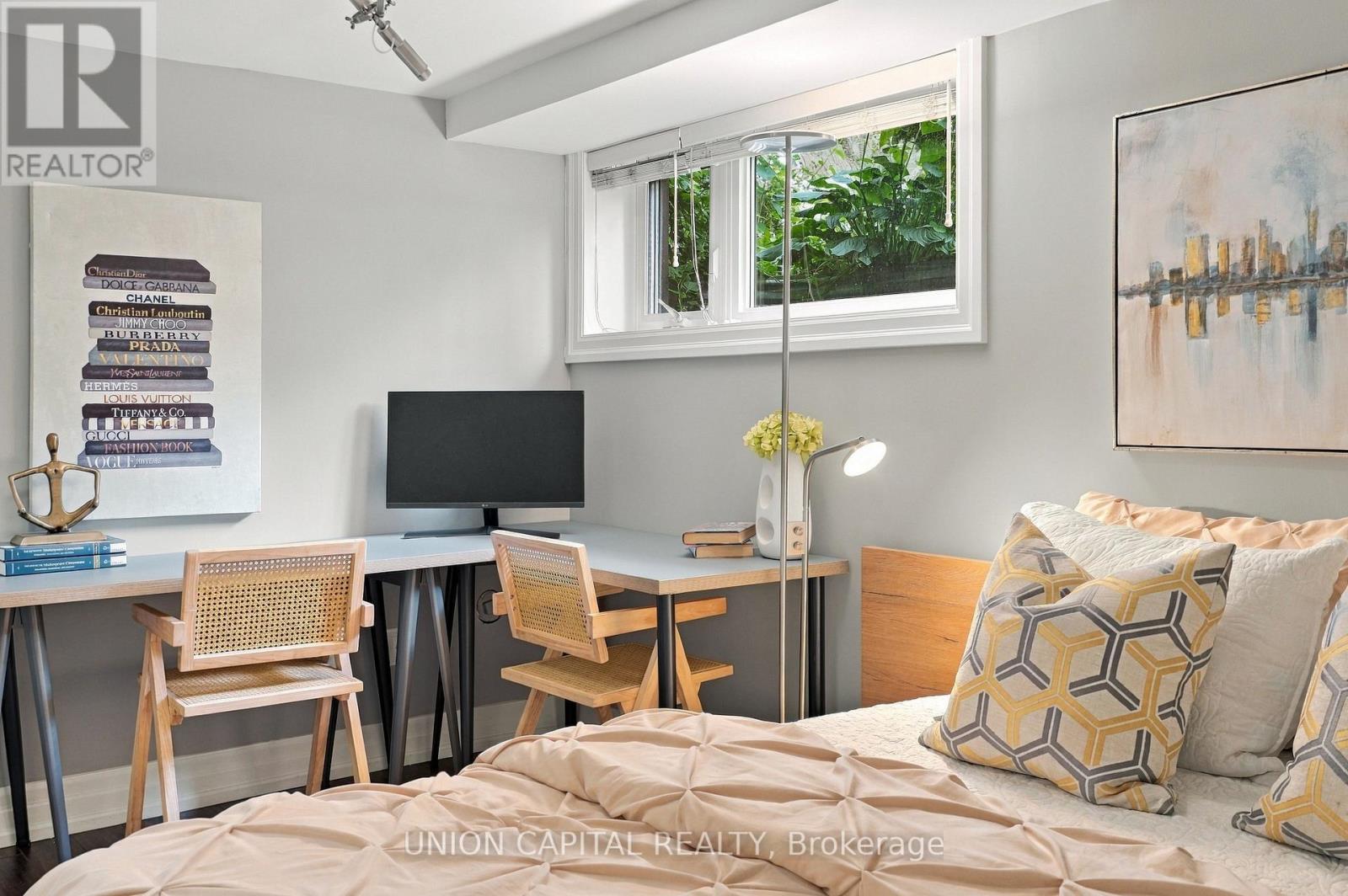 1563 SKYLINE DRIVE - 40