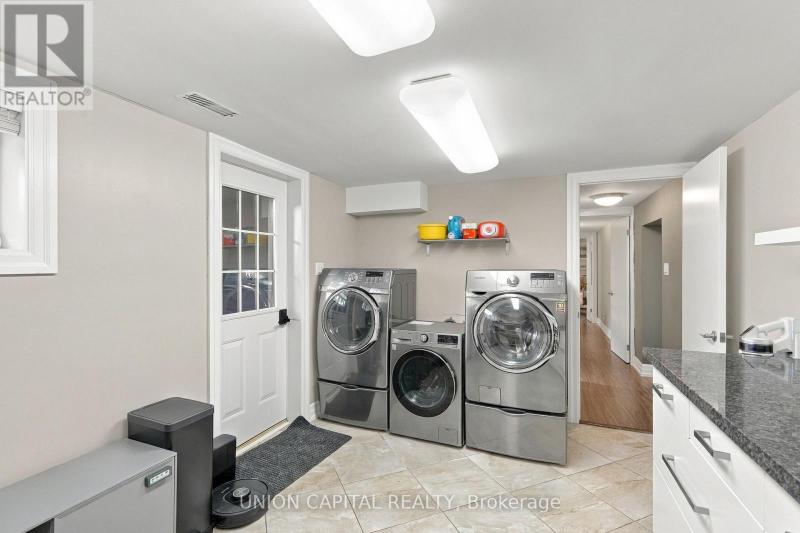1563 SKYLINE DRIVE - 43