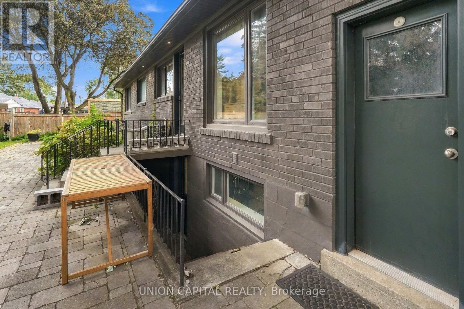 1563 SKYLINE DRIVE - 46