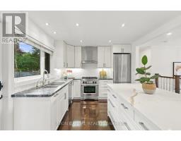 1563 Skyline Drive, Mississauga, ON L5E2W6 Photo 12