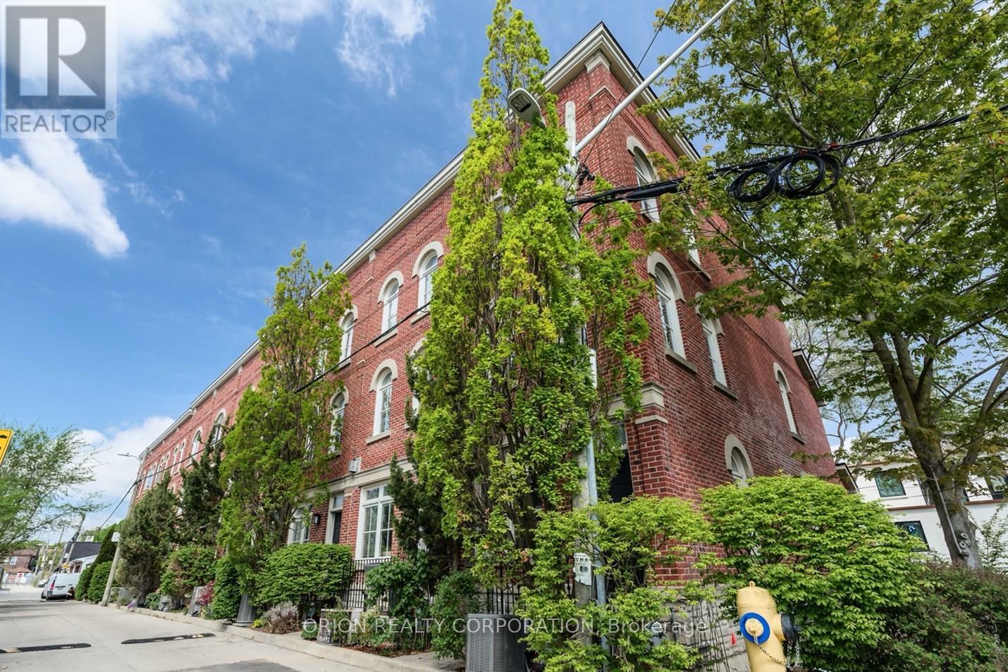 6 ST RAYMOND HEIGHTS, Toronto (Dovercourt-Wallace Emerson-Junction) — photo 2