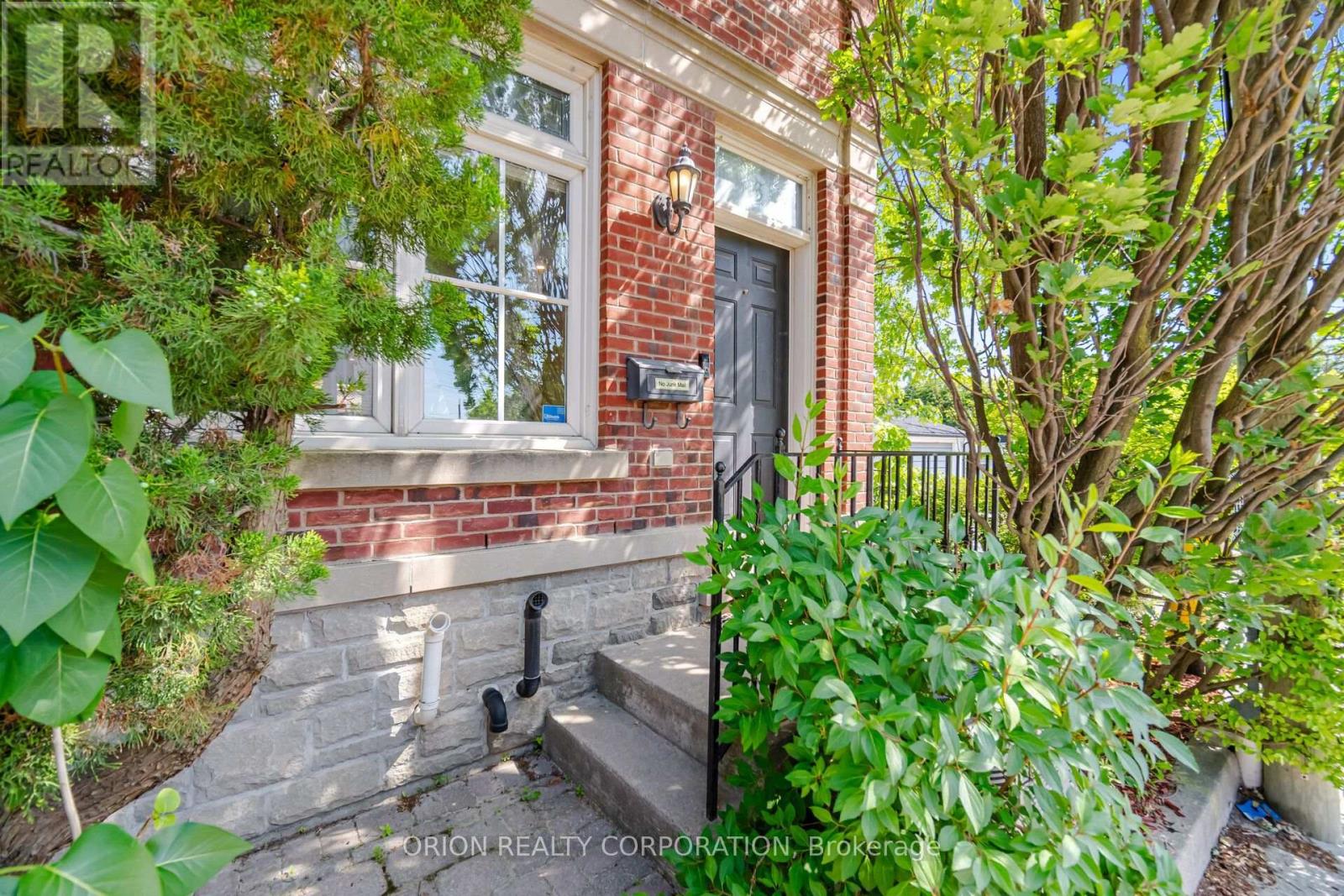 6 ST RAYMOND HEIGHTS, Toronto (Dovercourt-Wallace Emerson-Junction) — photo 3