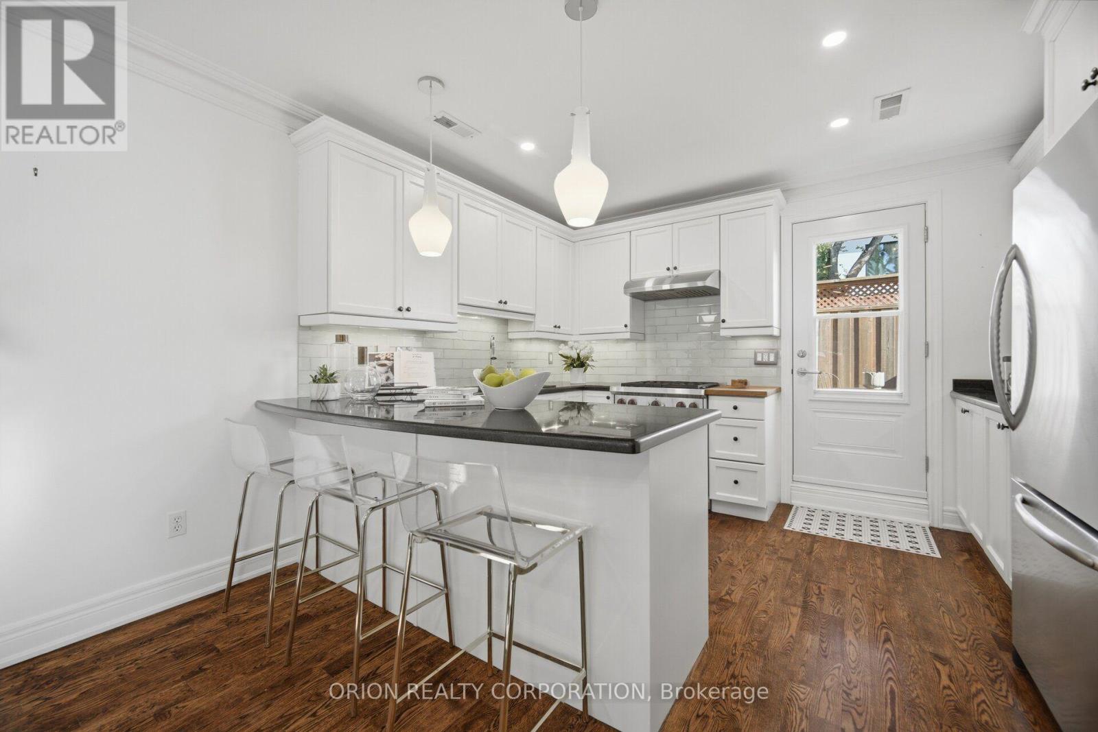 6 ST RAYMOND HEIGHTS, Toronto (Dovercourt-Wallace Emerson-Junction) — photo 8