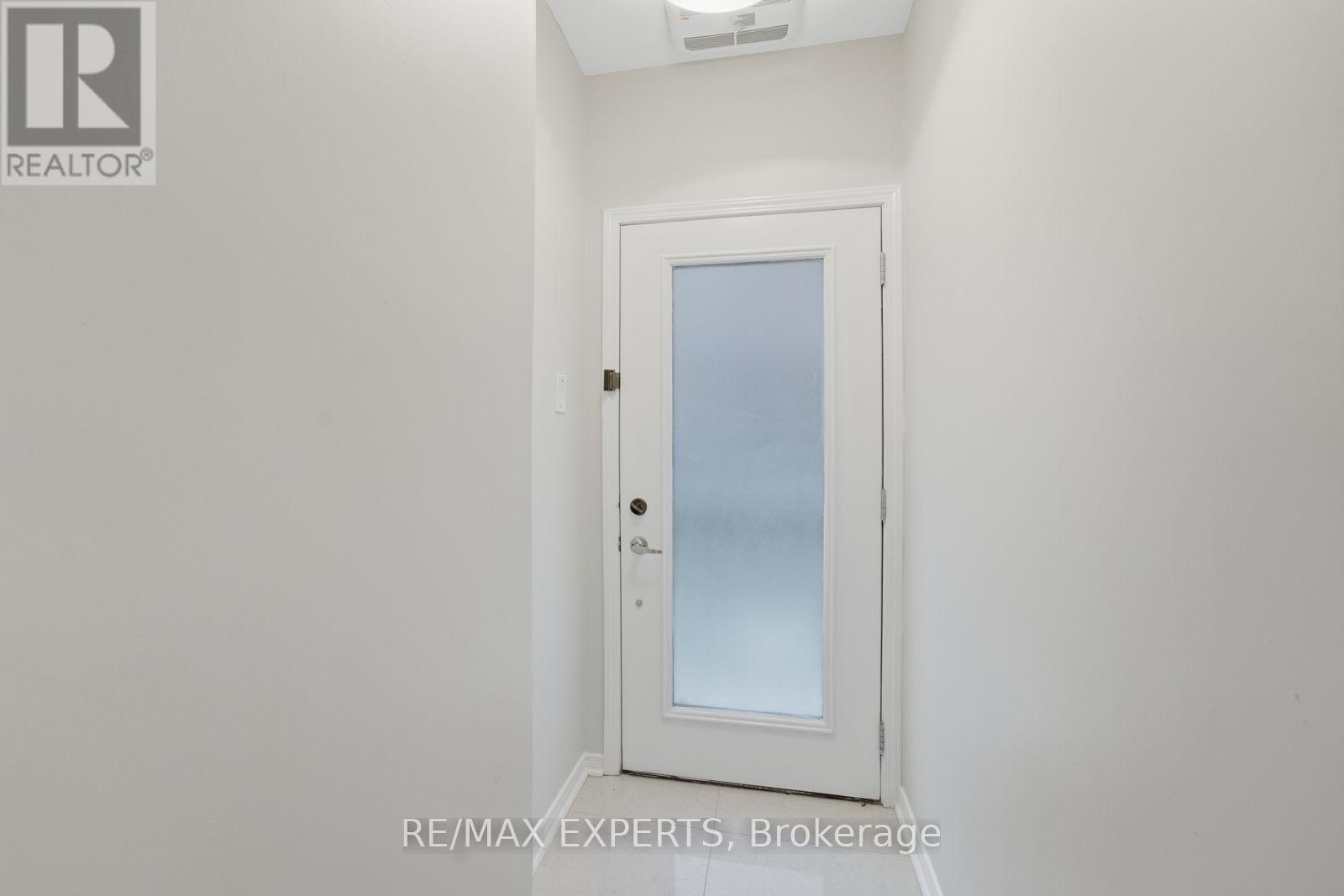 46 - 68 WINSTON PARK BOULEVARD, Toronto (Downsview-Roding-CFB) — photo 5