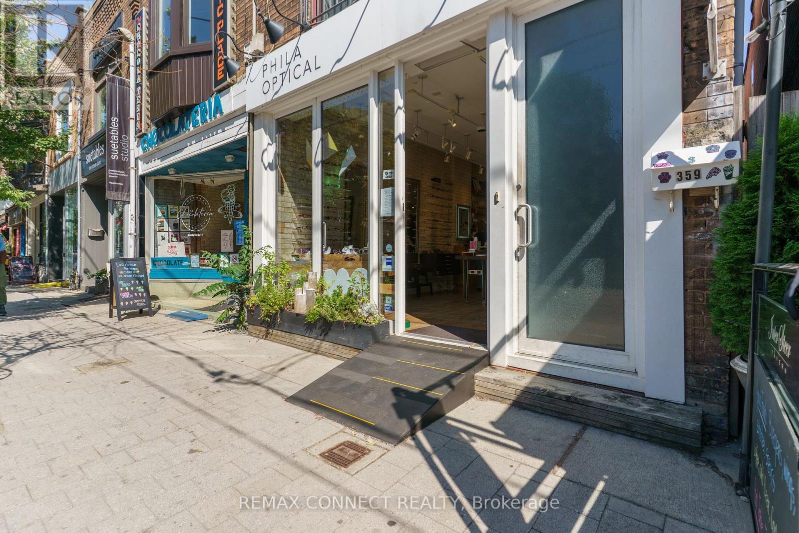 359 RONCESVALLES AVENUE, Toronto (Roncesvalles) — photo 2