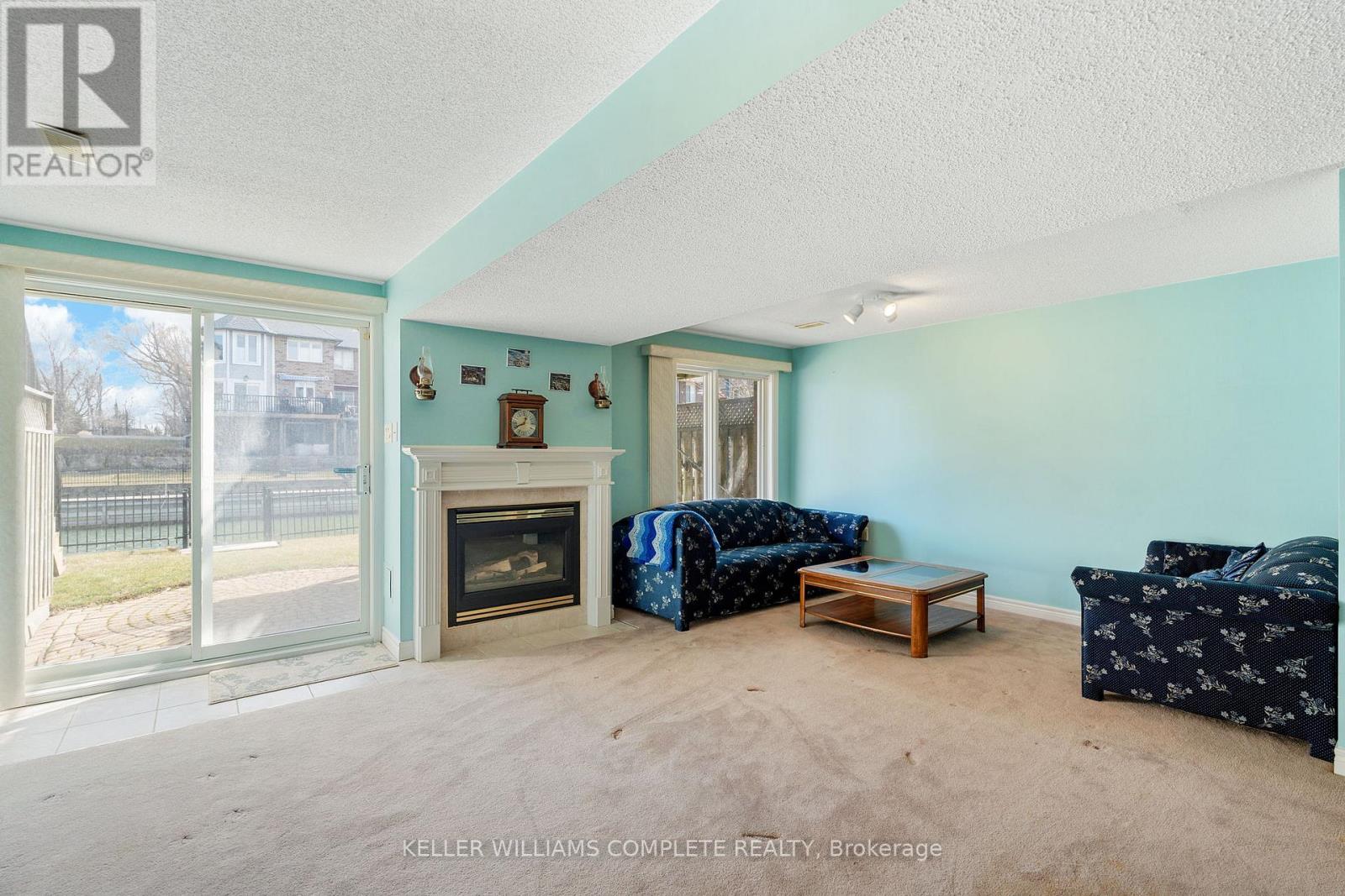 #10 85 EDGEWATER DRIVE - 33