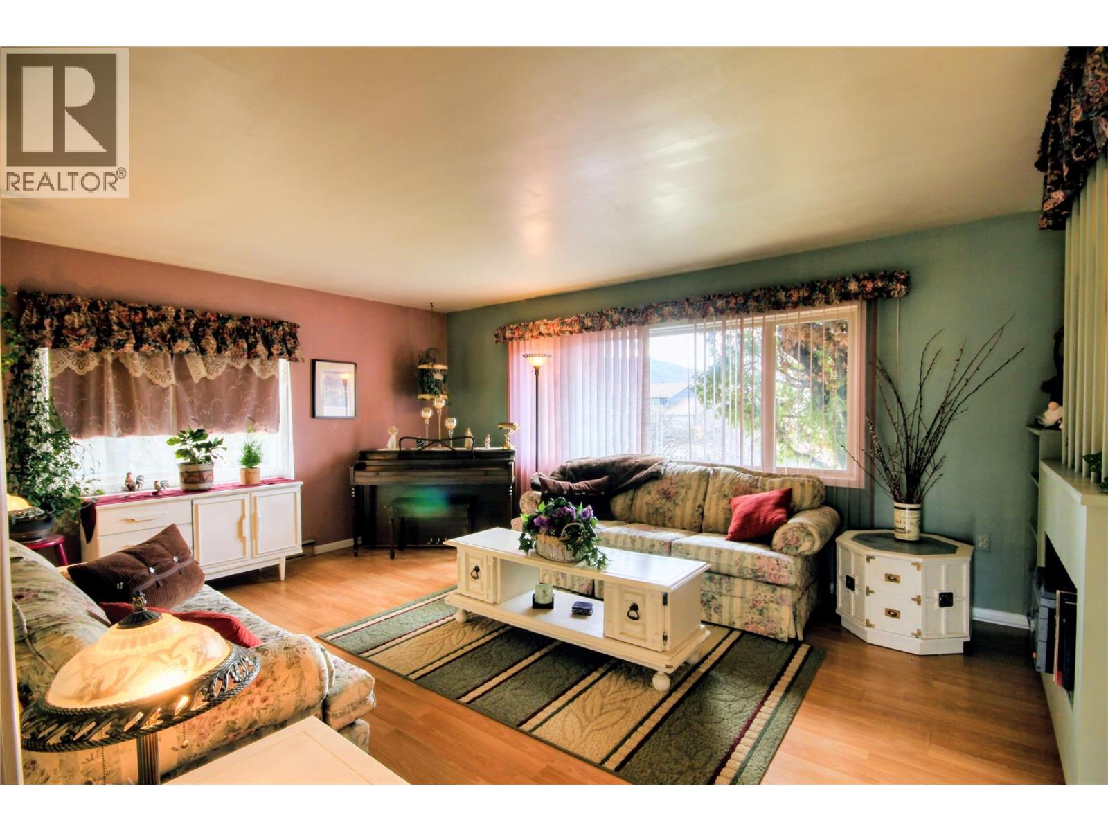 4771 Burns Avenue, Canal Flats — photo 4