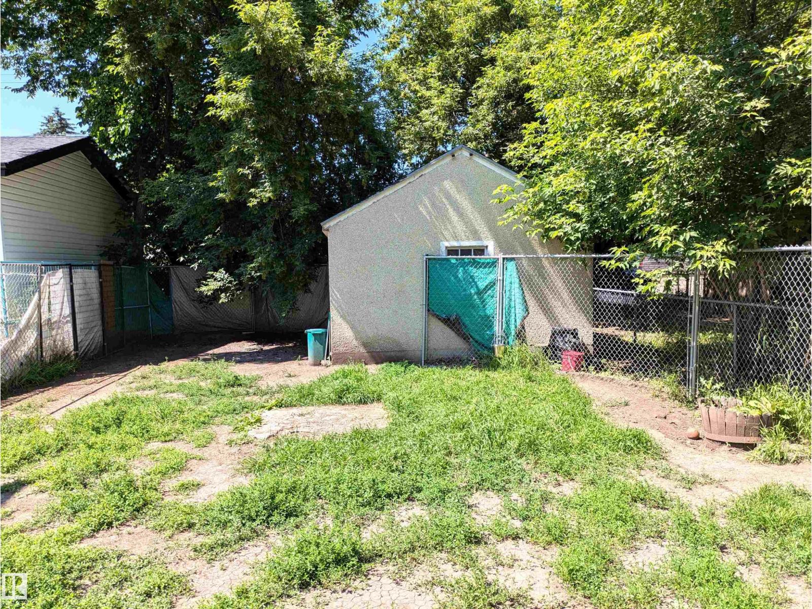 11412 85 ST NW - 14
