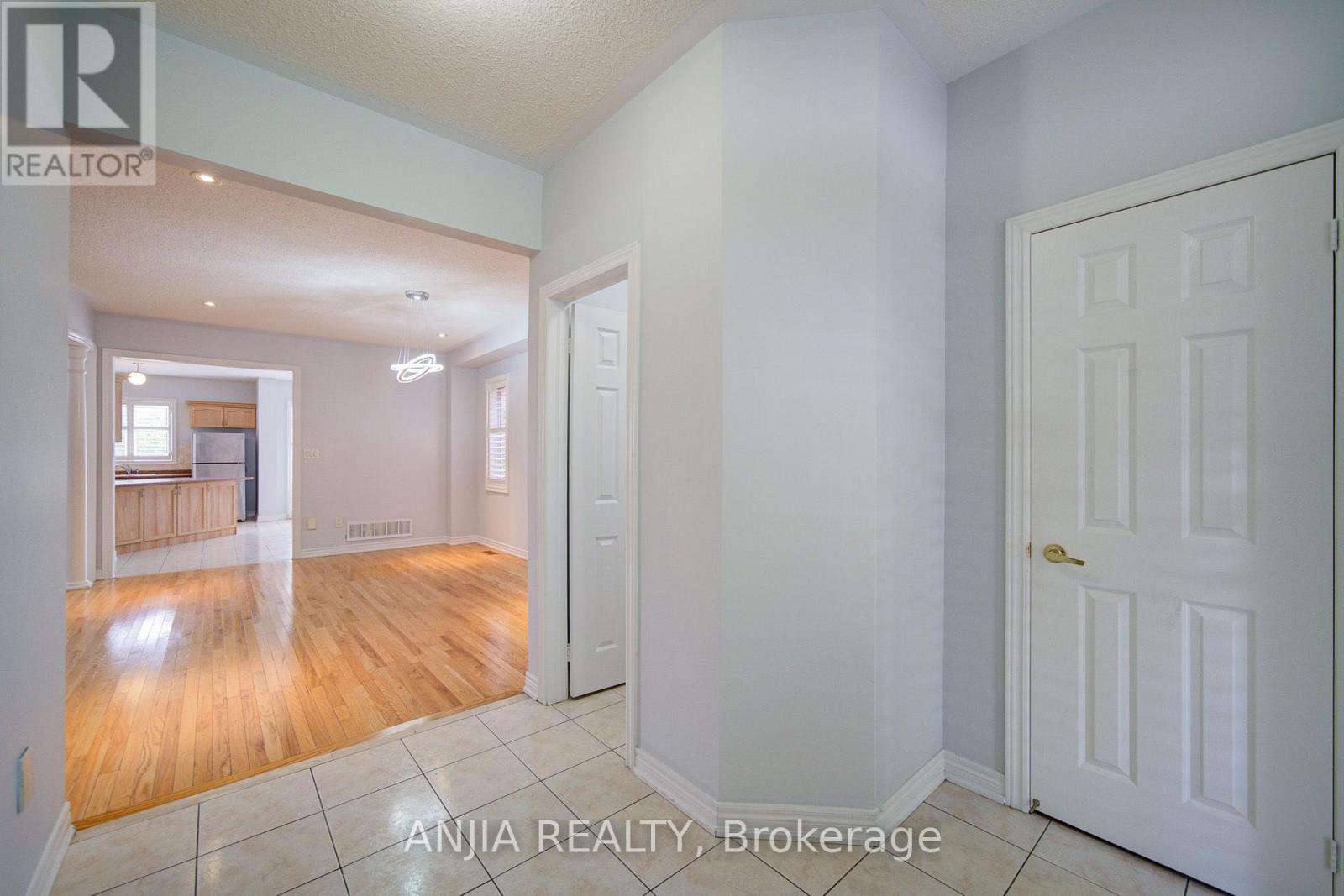 74 BATCHFORD CRESCENT - 7