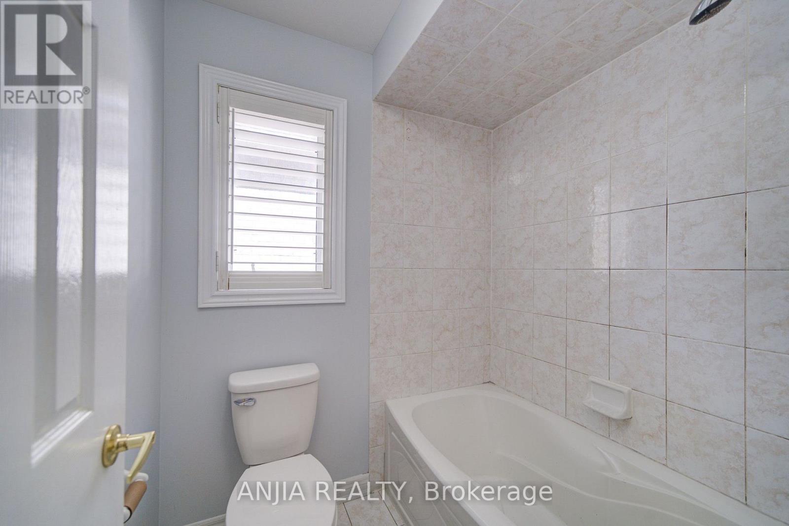 74 BATCHFORD CRESCENT - 42
