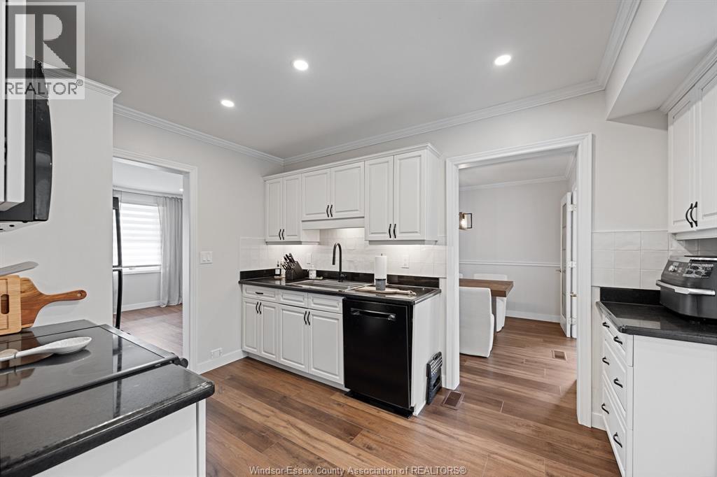 945 LAURIER - 11