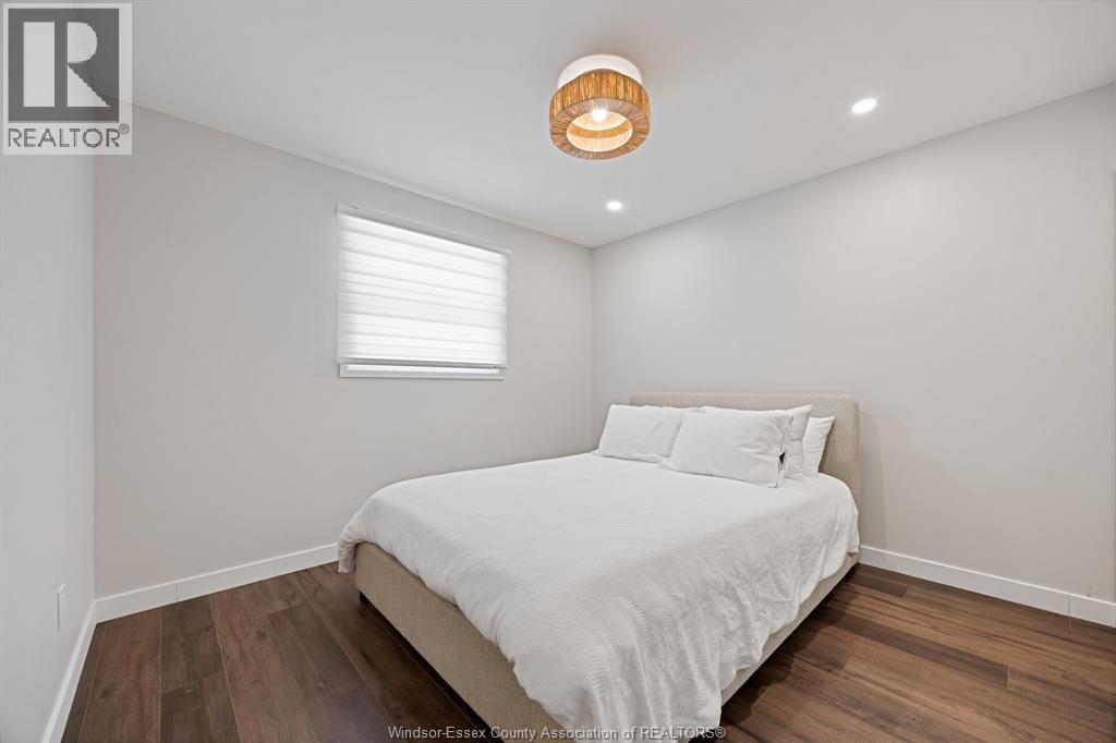 945 LAURIER - Image 19