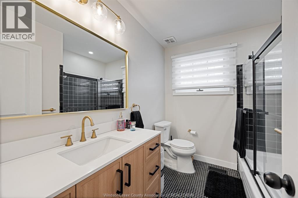 945 LAURIER - Image 21