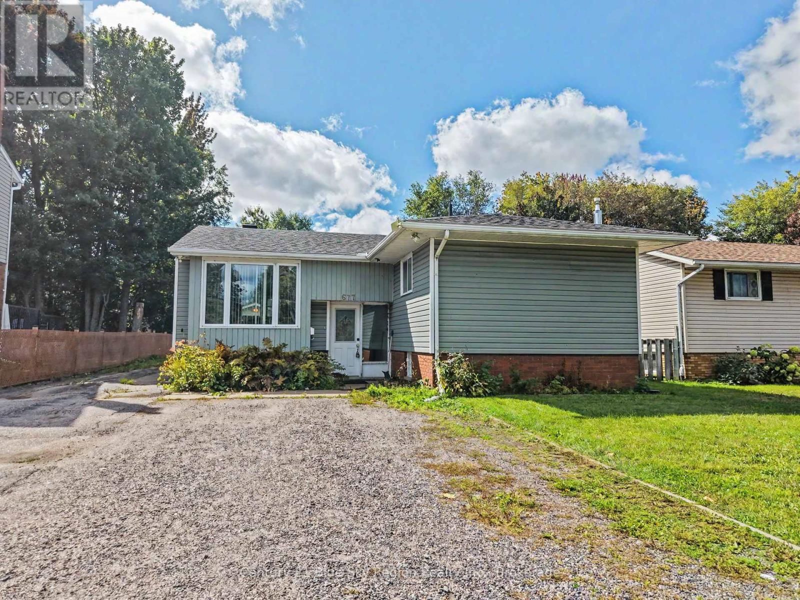 677 TACKABERRY DRIVE, North Bay (West End) — photo 1