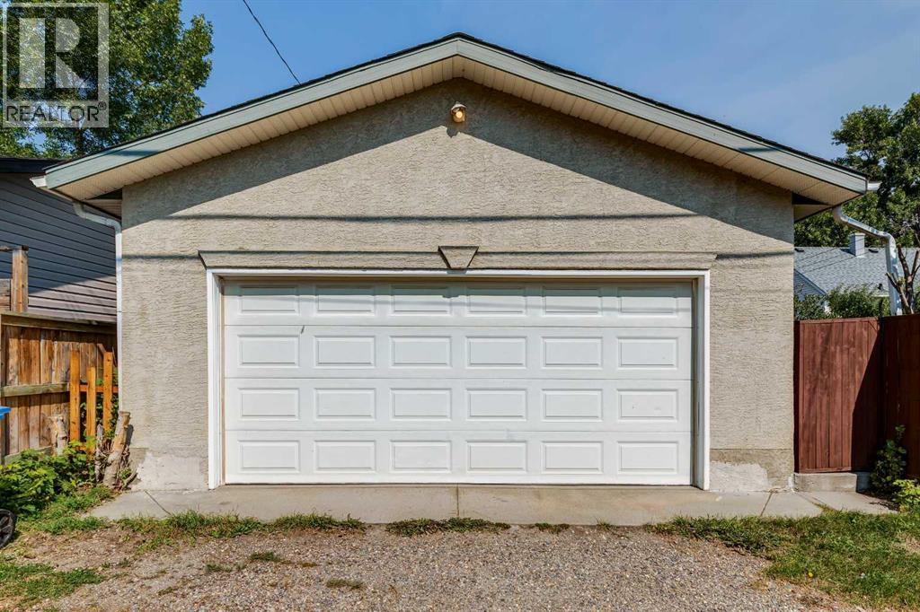 415 51 Avenue SW - 25