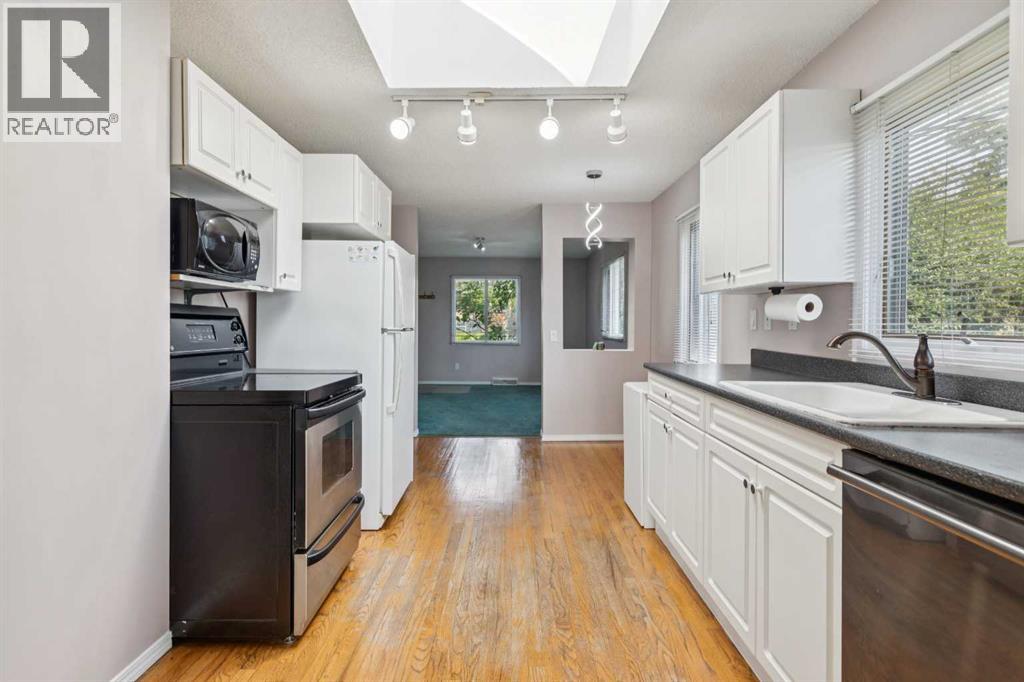 415 51 Avenue SW - 9