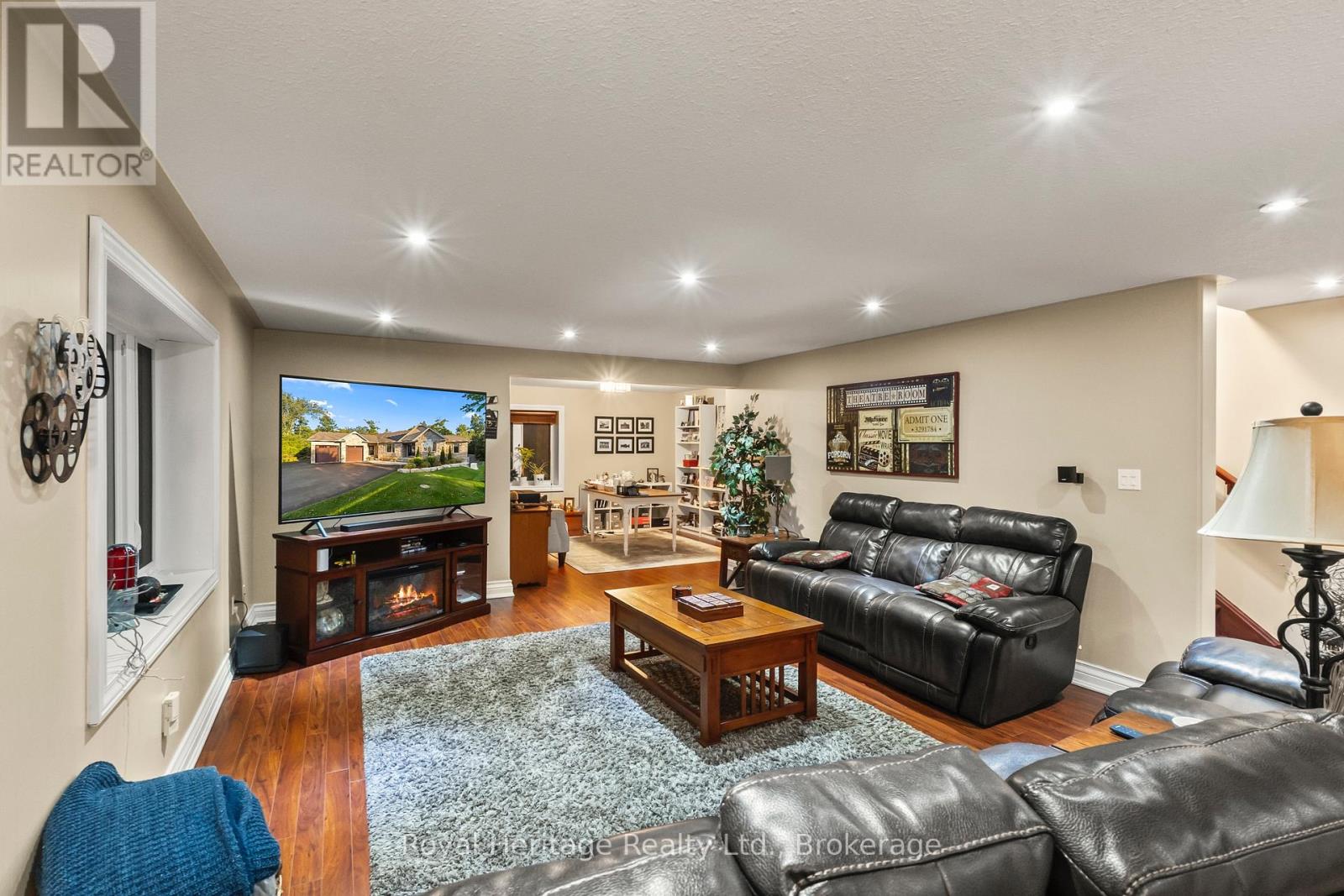 987 SHARPE LINE - Image 35
