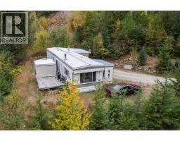Living room - 649 Lee Road Unit# 1,2,3, Tappen, BC V0E2X0 Photo 6