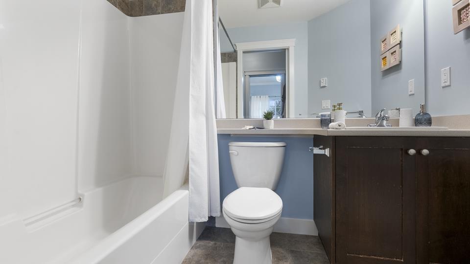 213 17712 57A AVENUE, Surrey