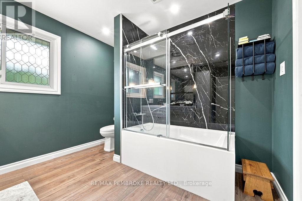 13 SUNSET CRESCENT - 15
