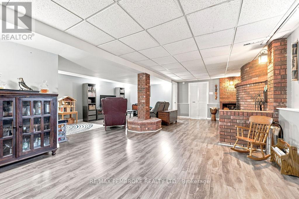 13 SUNSET CRESCENT - Image 19