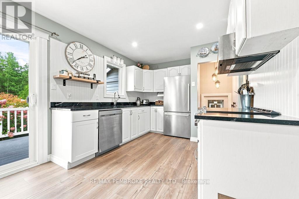 13 SUNSET CRESCENT - 7