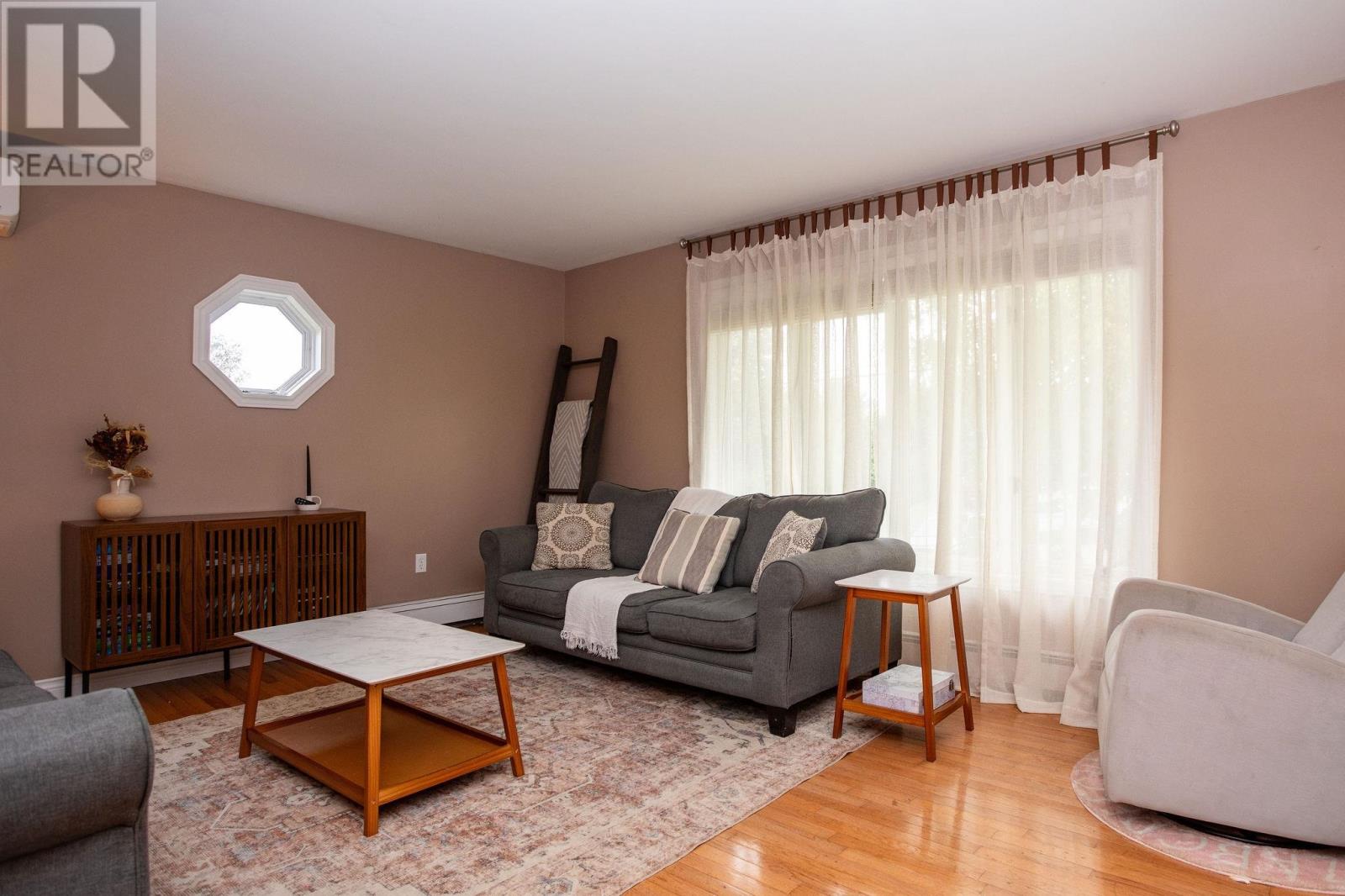 17 APTOS Drive, Stratford — photo 3
